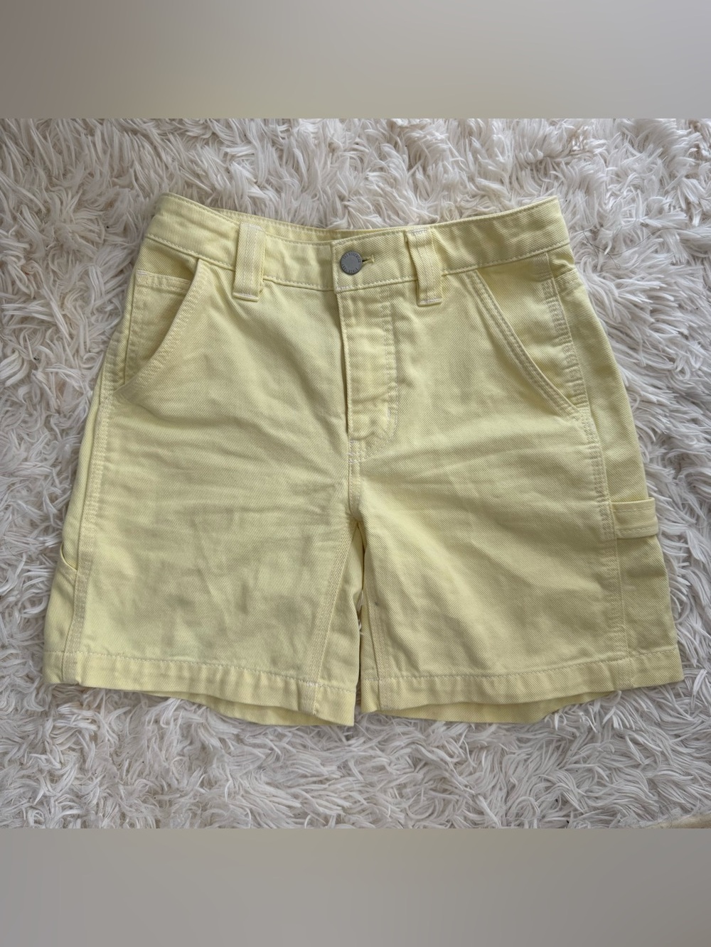 Aritzia TNA Pale Yellow High-Rise Casual Shorts Size 00 (24/25)